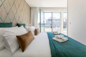 Luminous Premium Loft wAC & Terrace by LovelyStay