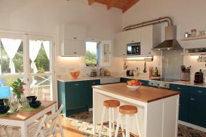 BLUE SKY COTTAGE, Kanouli beach