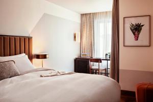 Roomy room in The Hoxton Holborn