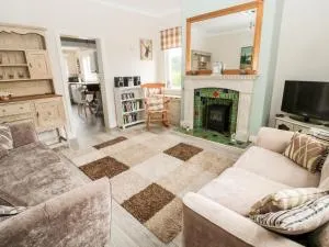 2 Thompsons Buildings - Bothal