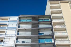 Ocean 52 by Rent4All