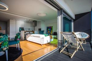 Ocean 52 by Rent4All