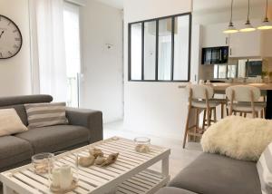 Gare - Les Champs - Parking Privé