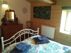 B&B / Chambres d'hotes Les Tournesols : Chambre Double