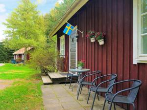 Two-Bedroom Holiday home in Åsarp 1