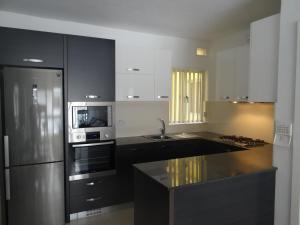 Modern Two Bedroom Sea View Apartment