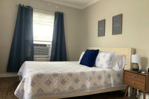 Hyde Park Getaway - Close to Square & Downtown!
