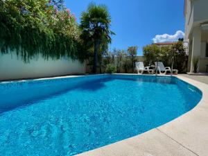 Private pool and Mediterranean garden apt Mia 