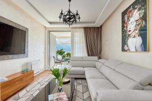 The View - Near the Beach with Stunning Views