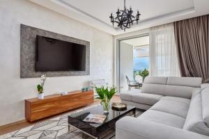 The View - Near the Beach with Stunning Views