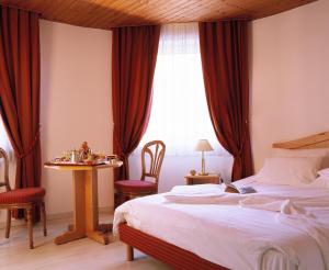 Hotels Logis Hostellerie Motel Au Bois Le Sire : Chambre Double Standard
