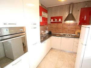 Apartment in Fažana with terrace, air conditioning, WiFi, washing machine (4957-1)