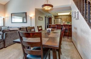 Giant Steps 28 Ski in out