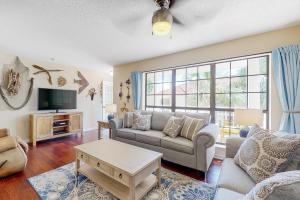 One Bedroom Apartment room in Boatin' n Fishin'