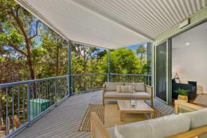 Castaway Cove Beachfront Home by Stay Noosa