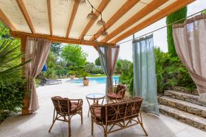 B&B / Chambres d'hotes Le Domaine des Muriers - charme, chic, calme en Provence Cote d'Azur : photos des chambres