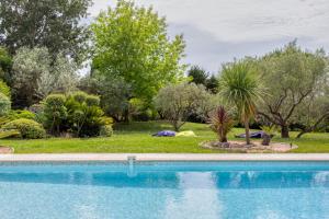 B&B / Chambres d'hotes Le Domaine des Muriers - charme, chic, calme en Provence Cote d'Azur : photos des chambres