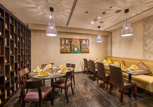 Restaurant, Ramada Hotel & Suites By Wyndham Dubai JBR in Dubai