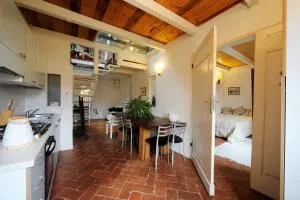 La casa dei Legni Parlanti - Terra Rossa