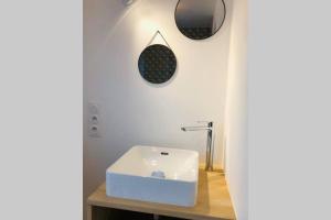 NOUVEAU La cabine du bout du monde Ile Vierge votre résidence bretonne de haut standing PL05