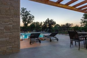 Beautiful villa Foska with private Pool near the beach