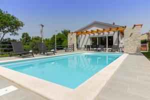 Beautiful villa Foska with private Pool near the beach