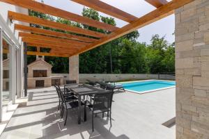 Beautiful villa Foska with private Pool near the beach