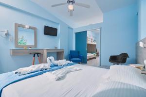 Superior Family Room room in Aptera Beach