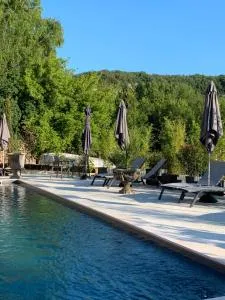 Les appartements d artiste de la Villa du 15 - Restaurant La Maison - piscine chauffée - Le Mas