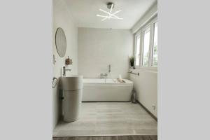 Villas Villa Auxerre luxe Piscine Interieure proche Paris sans Vis-a-vis : photos des chambres