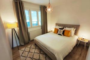 Villas Villa Auxerre luxe Piscine Interieure proche Paris sans Vis-a-vis : photos des chambres