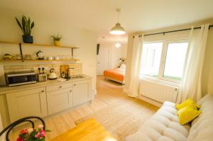 Rookery Lane Food and Lodging