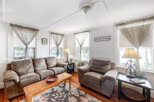 Four Bedroom House room in Parkview Cottage