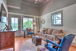 The Ruebling House Bright, Modern, and Renovated!