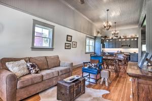 The Ruebling House Bright, Modern, and Renovated!