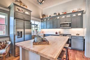 The Ruebling House Bright, Modern, and Renovated!