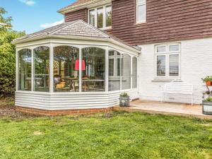 Pretty Three Bedroomed home near the Beach - Pass the Keys