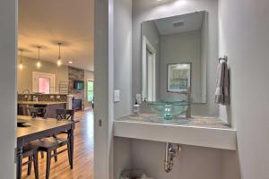 Modern Asheville Greenway Residence w 2 Decks!