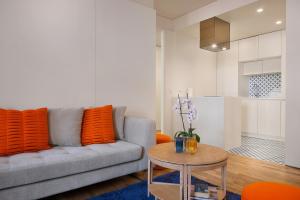 Ribeira Trendy Flat in Medieval Mercadores Street