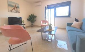 Apartment Pineta with terrace park wood view