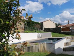 Maisons de vacances Le bois aux feuilles blanches : photos des chambres