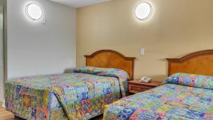 Standard Double Room room in Studios and Suites 4 Less Emporia