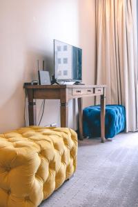 Raphael penthouse 205