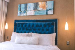 Raphael penthouse 205