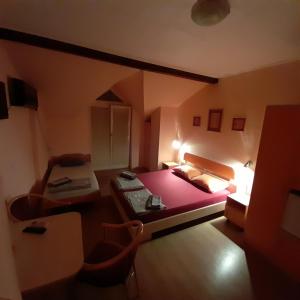 Orange room