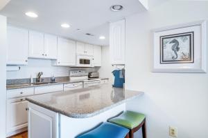 Sea Colony --- 702 Harbour