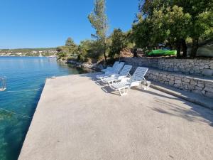 Seafront rural big house at Solta Croacia island