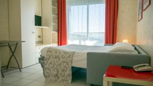 One-Bedroom Apartment with Sea View room in Residence Modus Vivendi