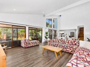 Coastal Soul - Pet Friendly, Family Entertainer with Pool