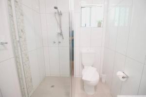 ZEN GARDEN - COZY 2-BR + Modern Design w Aircon